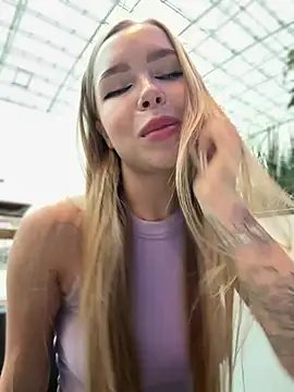 Snapshot of mur_girl chatting on 02-28-25, 08:31 mur girl online show from 02-28-25, 08:31