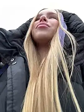 Snapshot of mur_girl chatting on 03-02-25, 11:19 mur girl online show from 03-02-25, 11:19