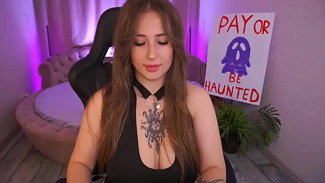 Snapshot of GentleAdellee chatting on 10-30-25, 02:04 GentleAdellee online show from 10-30-25, 02:04