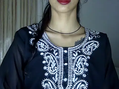 MAAYRA 09 online show from 09-20-25, 03:39