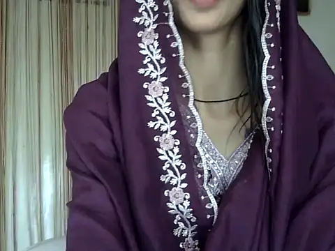 MAAYRA 09 online show from 09-27-25, 10:43