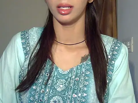 MAAYRA 09 online show from 01-11-26, 05:03