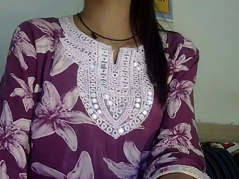 MAAYRA 09 online show from 02-17-26, 03:20