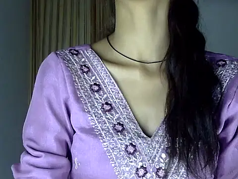 MAAYRA 09 online show from 09-26-25, 06:15