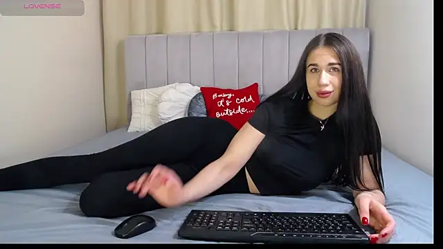 Erikka   online show from 02-01-26, 01:42