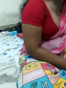 Snapshot of MaaliiiPonuTamil chatting on 05-18-26, 01:50 MaaliiiPonuTamil online show from 05-18-26, 01:50