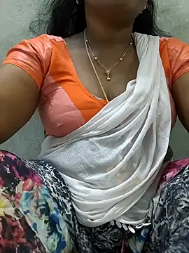 Snapshot of MaaliiiPonuTamil chatting on 05-16-26, 01:59 MaaliiiPonuTamil online show from 05-16-26, 01:59