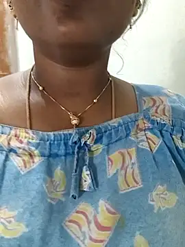 Snapshot of MaaliiiPonuTamil chatting on 05-17-26, 06:46 MaaliiiPonuTamil online show from 05-17-26, 06:46