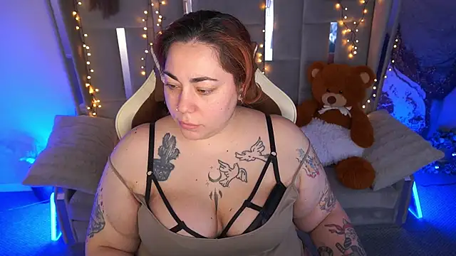 Kittywakee online show from 03-25-26, 09:35