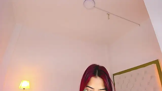 Snapshot of SofiaBosch chatting on 05-12-26, 01:46 SofiaBosch online show from 05-12-26, 01:46