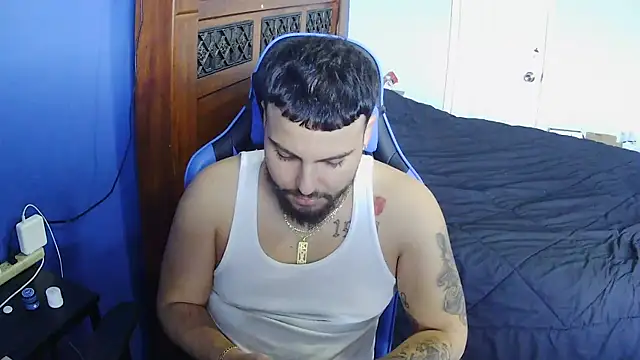 Snapshot of MasterKvn chatting on 02-10-25, 09:47 MasterKvn online show from 02-10-25, 09:47