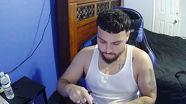 Snapshot of MasterKvn chatting on 02-07-25, 04:59 MasterKvn online show from 02-07-25, 04:59