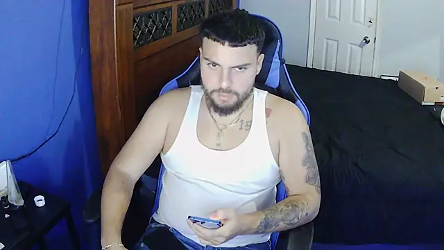 Snapshot of MasterKvn chatting on 02-10-25, 08:31 MasterKvn online show from 02-10-25, 08:31