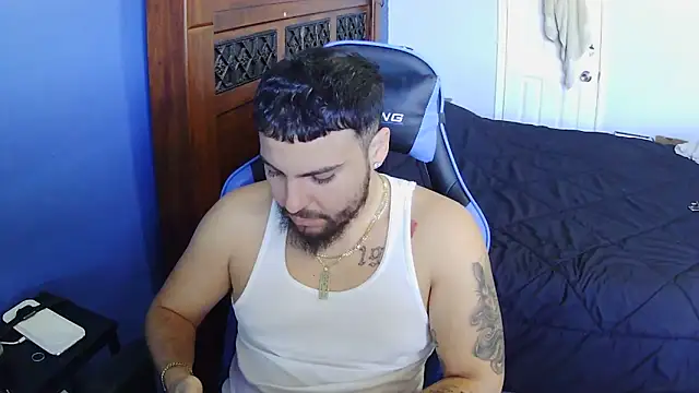 Snapshot of MasterKvn chatting on 03-11-25, 06:41 MasterKvn online show from 03-11-25, 06:41