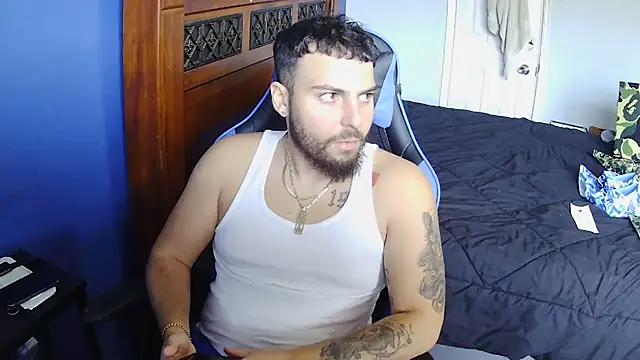 Snapshot of MasterKvn chatting on 03-10-25, 07:07 MasterKvn online show from 03-10-25, 07:07