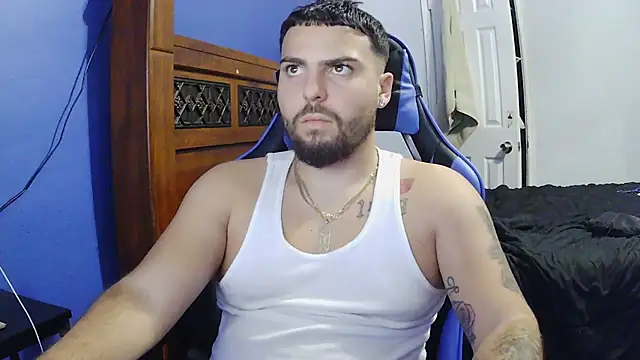 Snapshot of MasterKvn chatting on 02-02-25, 08:45 MasterKvn online show from 02-02-25, 08:45