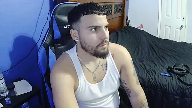 Snapshot of MasterKvn chatting on 02-07-25, 08:01 MasterKvn online show from 02-07-25, 08:01