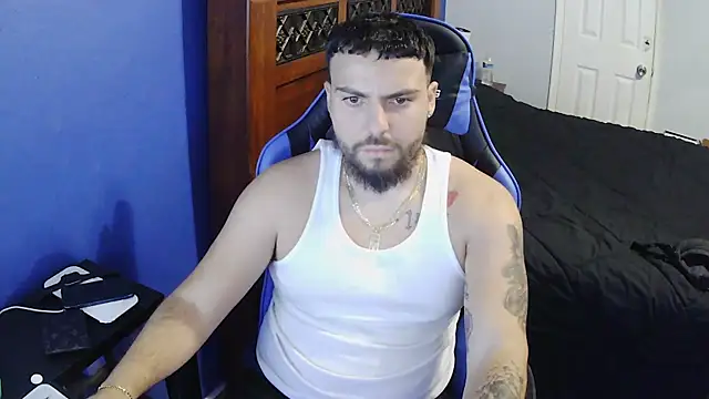 Snapshot of MasterKvn chatting on 03-06-25, 08:09 MasterKvn online show from 03-06-25, 08:09