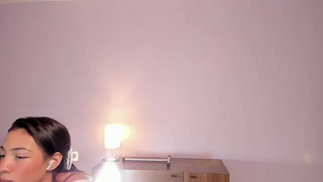 lupeebony online show from 06-17-26, 07:46