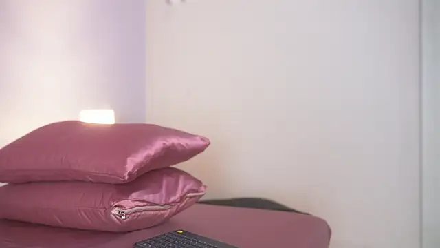 lupeebony online show from 03-15-26, 07:43