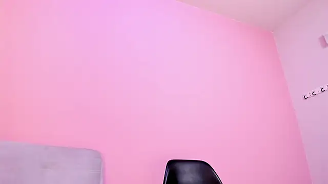 lupeebony online show from 11-14-25, 07:39