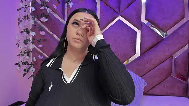 Victoria Rossy online show from 12-20-25, 08:12