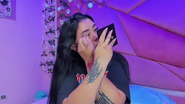 Victoria Rossy online show from 12-15-25, 07:41