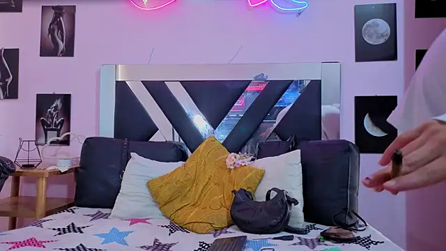 karla bertulucci online show from 09-29-25, 02:01