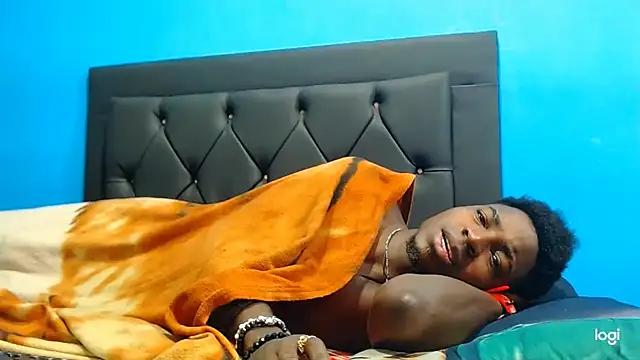 Snapshot of jaycolinss chatting on 02-11-26, 02:28 jaycolinss online show from 02-11-26, 02:28