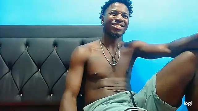 Snapshot of jaycolinss chatting on 02-15-26, 12:22 jaycolinss online show from 02-15-26, 12:22