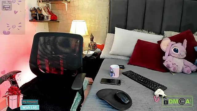 Snapshot of Mariana_c1 chatting on 02-14-26, 02:28 Mariana c1 online show from 02-14-26, 02:28