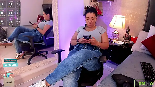 Snapshot of Mariana_c1 chatting on 02-19-26, 02:47 Mariana c1 online show from 02-19-26, 02:47