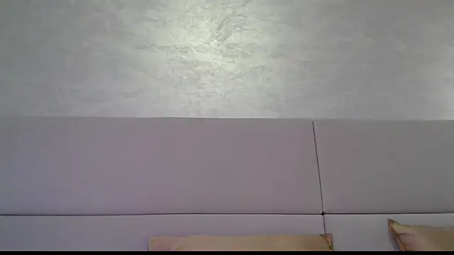 MiaRie online show from 11-28-25, 04:23