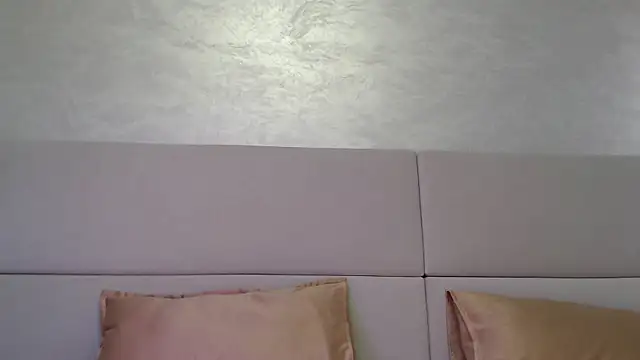 MiaRie online show from 09-28-25, 04:30