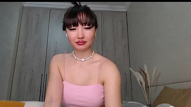 Snapshot of MiaRie chatting on 06-08-26, 04:24 MiaRie online show from 06-08-26, 04:24
