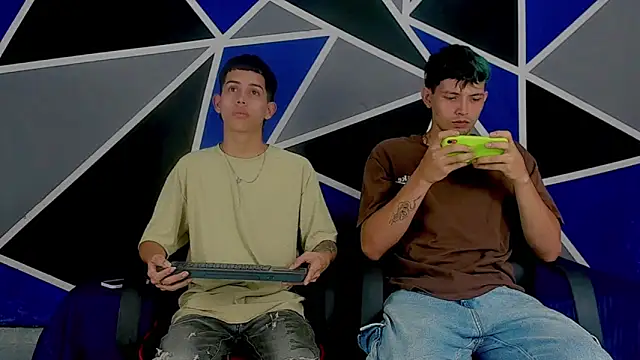 migueyalejo teens online show from 03-13-25, 04:16