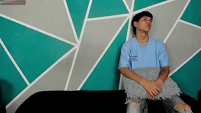 migueyalejo teens online show from 09-30-25, 03:12