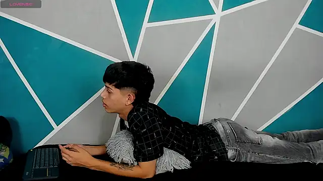 migueyalejo teens online show from 10-09-25, 02:45