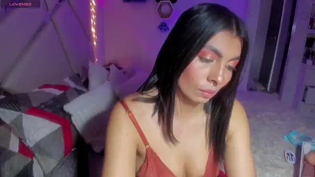 roxannkanneth   online show from 10-04-25, 01:29