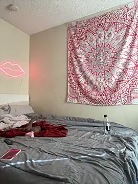 Snapshot of Jayhoney25 chatting on 10-16-25, 04:37 Jayhoney25 online show from 10-16-25, 04:37