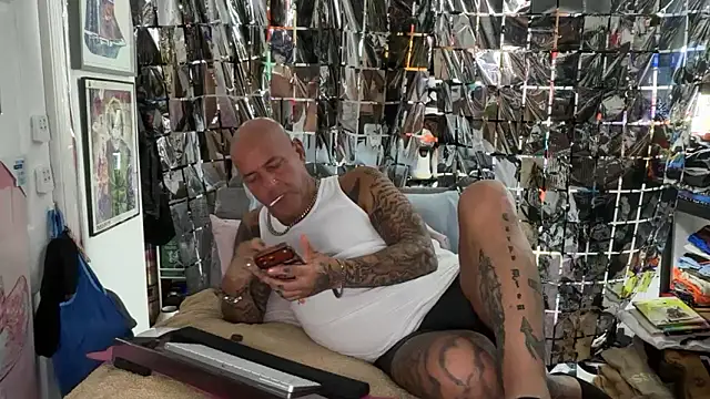 joeytatts66 online show from 04-11-26, 04:31