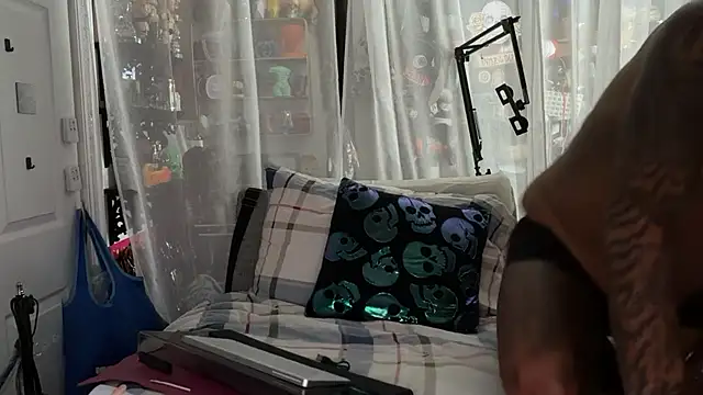 joeytatts66 online show from 07-25-26, 04:42