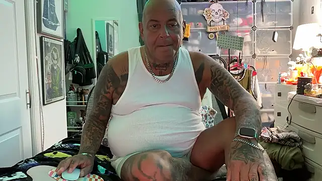 Snapshot of joeytatts66 chatting on 10-06-25, 01:07 joeytatts66 online show from 10-06-25, 01:07