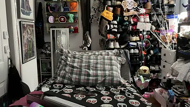 joeytatts66 online show from 03-26-26, 01:48