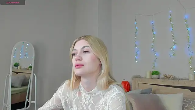 Snapshot of Cherry_Price chatting on 05-20-26, 10:51 Cherry Price online show from 05-20-26, 10:51