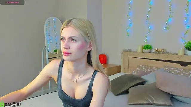 Snapshot of Cherry_Price chatting on 05-14-26, 11:24 Cherry Price online show from 05-14-26, 11:24