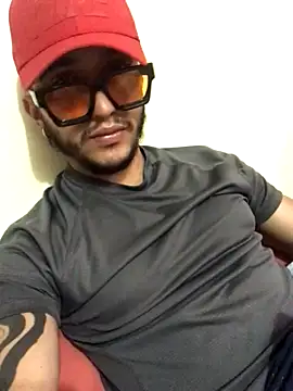 kmilo2405 online show from 12-17-25, 10:48