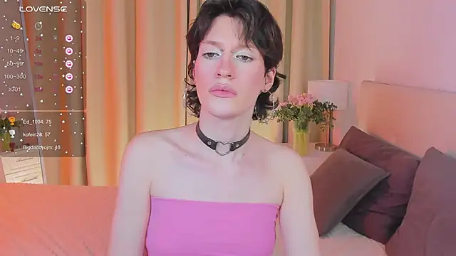 Snapshot of Kolette_Gray chatting on 03-06-25, 01:14 Kolette Gray online show from 03-06-25, 01:14