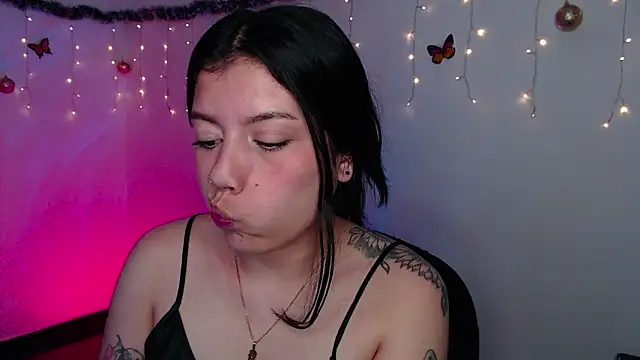 Snapshot of iam_emy chatting on 12-27-24, 05:52 iam emy online show from 12-27-24, 05:52