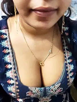 Snapshot of Sania-Love chatting on 03-01-26, 01:27 Sania-Love online show from 03-01-26, 01:27